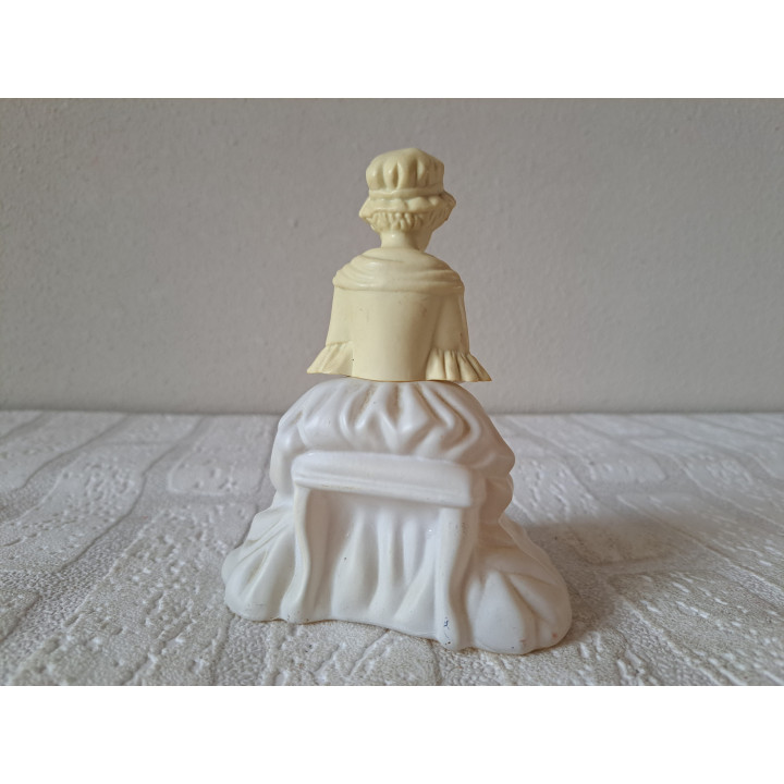 Betsy Ross, cologneflesje Avon, jaren 70, 10.5x7x14cm - avon