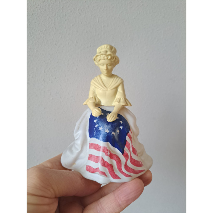 Betsy Ross, cologneflesje Avon, jaren 70, 10.5x7x14cm