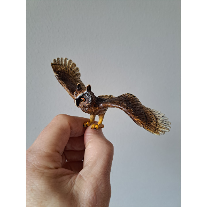 Uil met open vleugels, rubber 14.5x6.5x4.5cm
