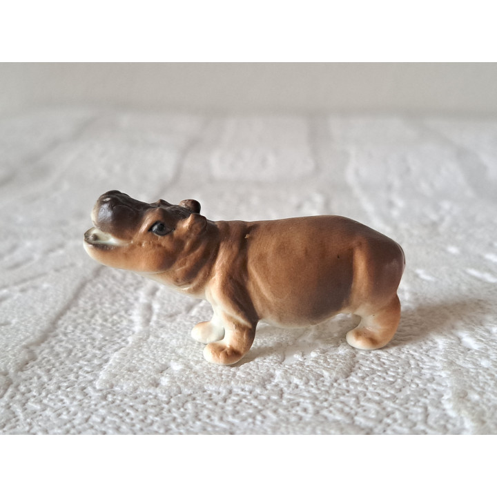 Nijlpaard, porselein 5x1.5x2.5cm - dierfiguren