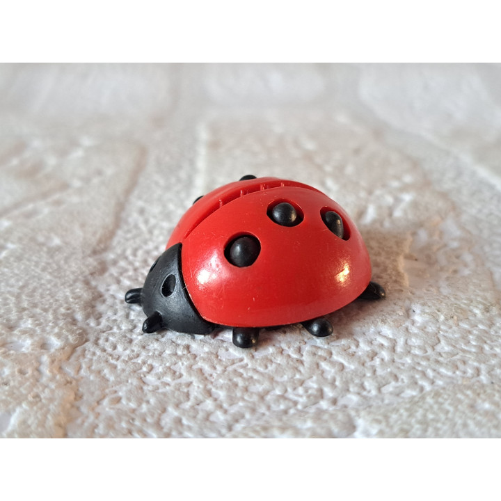 Lieveheersbeestje, kunststof 3x3x1.5cm - Verzamelobjecten