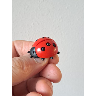 Lieveheersbeestje, kunststof 3x3x1.5cm