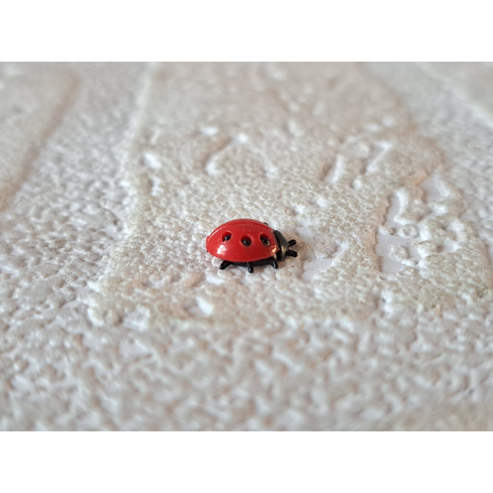 Lieveheersbeestje, kunststof 1x1x0.3cm - Verzamelobjecten