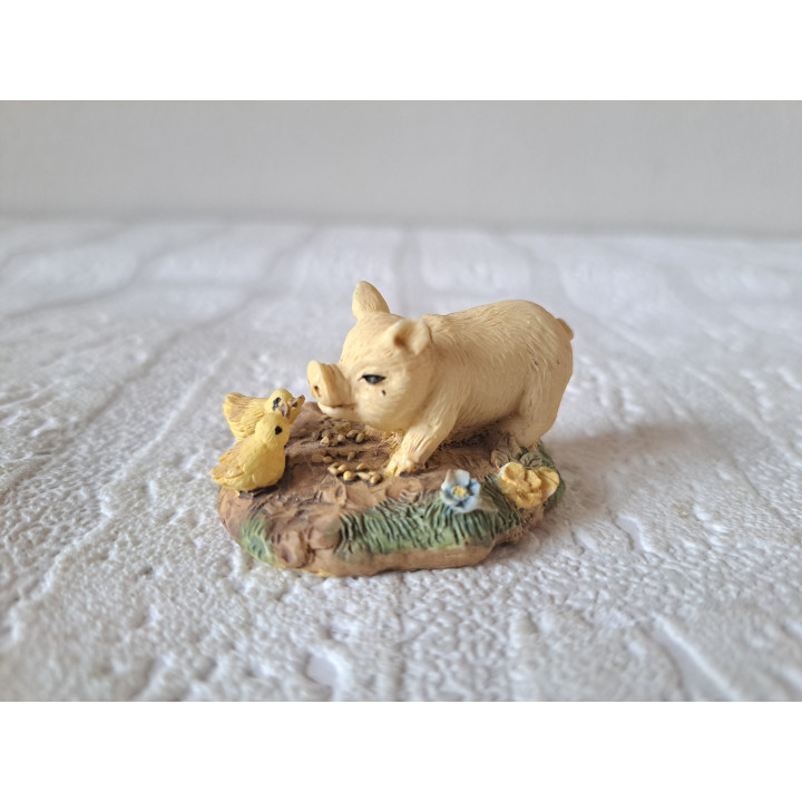 Varken met kuikentjes, kunsthars 5x4x3cm - beeldjes