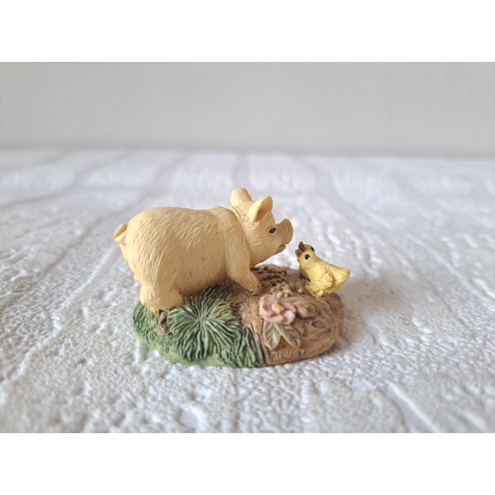 Varken met kuikentjes, kunsthars 5x4x3cm - beeldjes