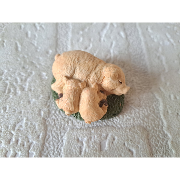 Varken met biggetjes, kunsthars 4.5x4x2.5cm - beeldjes