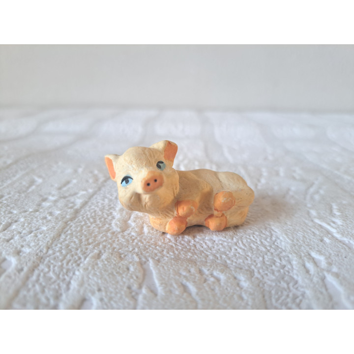 Liggend varken, aardewerk 5x3x3cm - dierfiguren