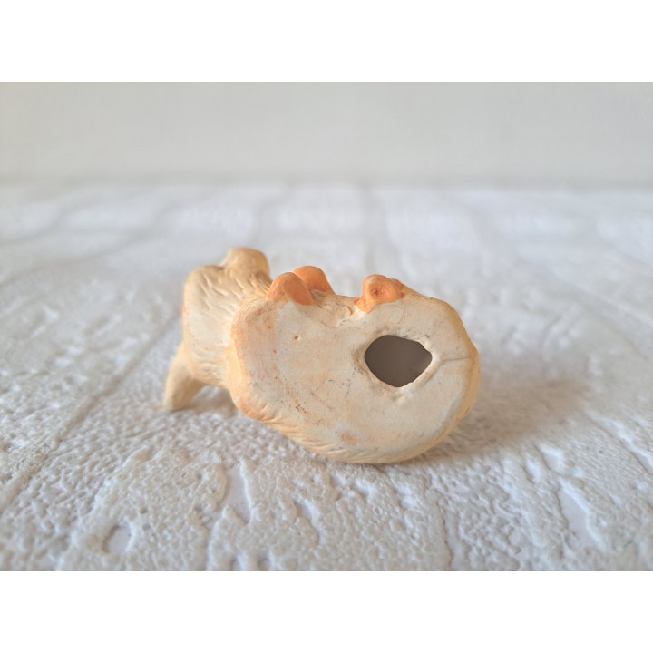 Liggend varken, aardewerk 5x3x3cm - dierfiguren