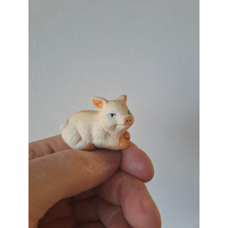 Zittend varken, aardewerk 5x3x3.5cm