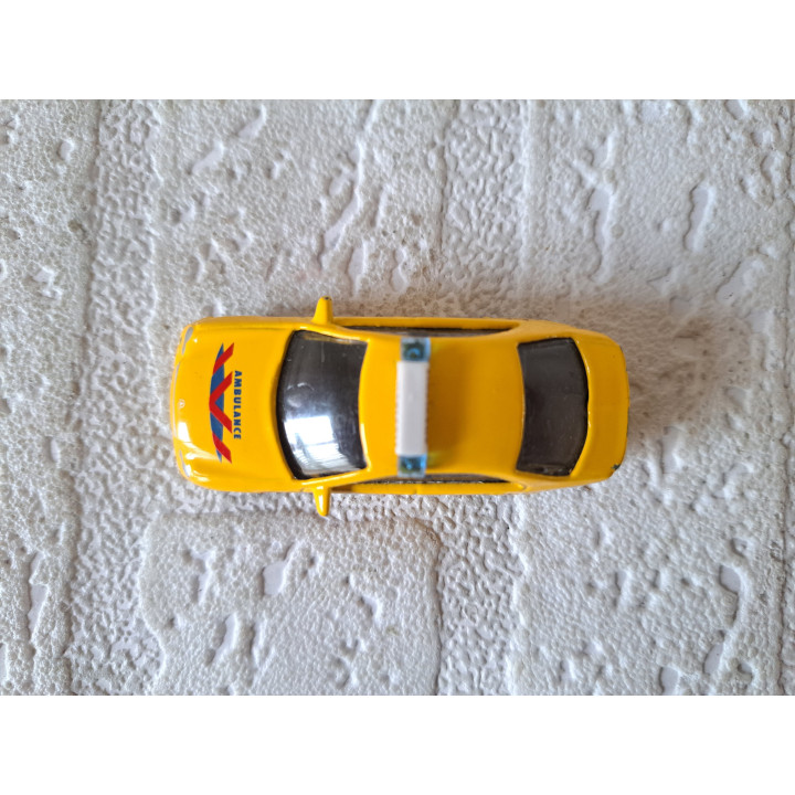 Mercedes C class Nederlandse ambulance 1:72 JoyCity geel - modelauto