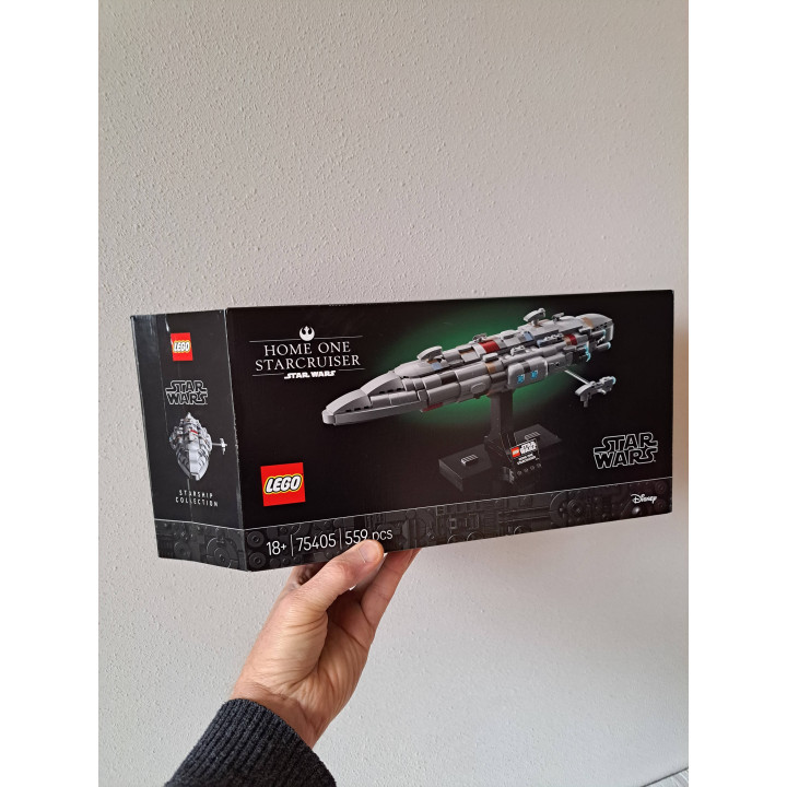Home One Starcruiser Lego Star Wars 75405. ALLEEN DE DOOS