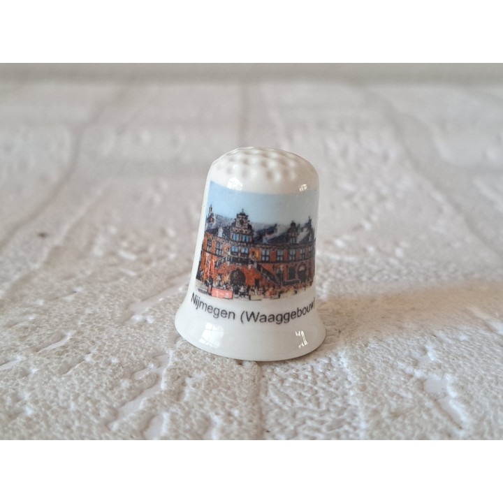 Waaggebouw in Nijmegen vingerhoedje