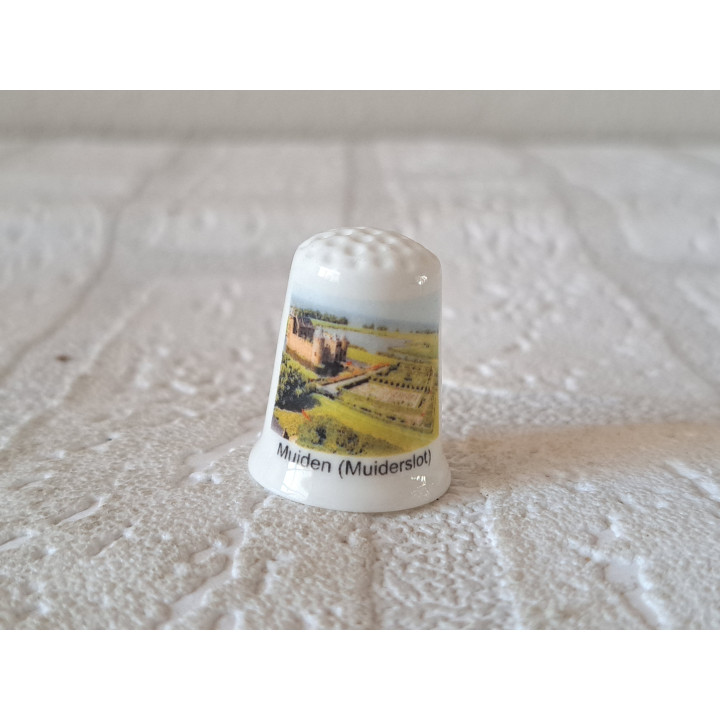 Muiderslot in Muiden vingerhoedje