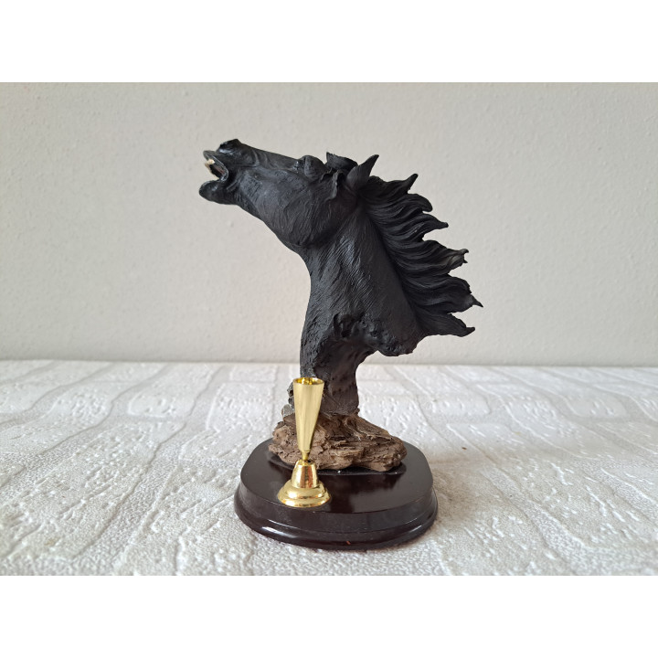 Pennenhouder met paardenhoofd, kunsthars 10.5x11x17cm zw - Verzamelobjecten