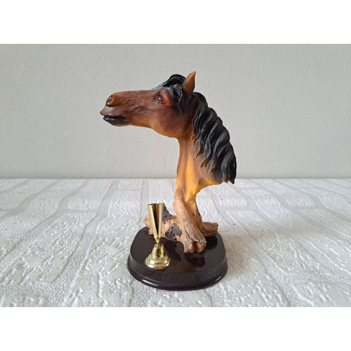 Pennenhouder met paardenhoofd, kunsthars 10.5x11x17cm lb - Verzamelobjecten