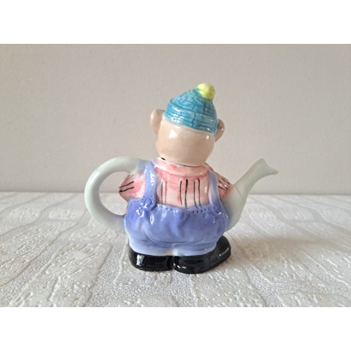 Beer met een muts theepot van porselein - Verzamelobjecten