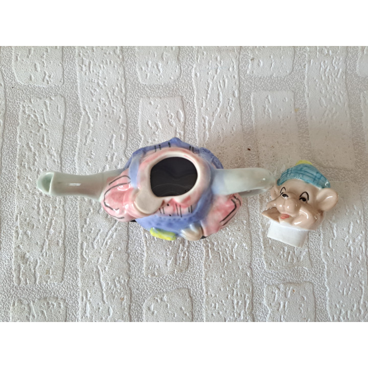 Beer met een muts theepot van porselein - Verzamelobjecten