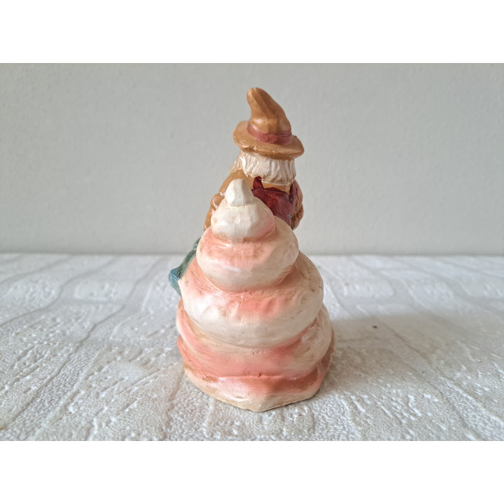 Kabouter zittend op slak, aardewerk 10x7.5x12cm - Verzamelobjecten