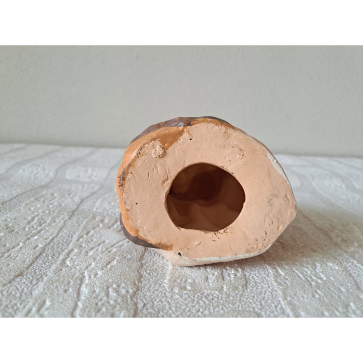 Kabouter Zittend op Slak Aardewerk 10x7.5x12cm