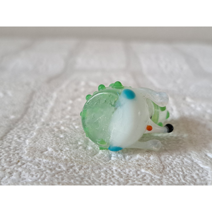 Groen-wit egel, glas 2.5x2.5x3.5cm - dierfiguren