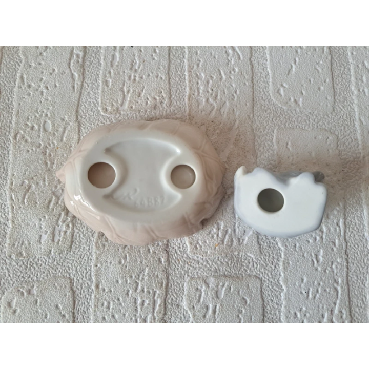 Jong hert Kalf op blad, porselein 10x7.5x4.5cm, Harvey Knox - dierfiguren