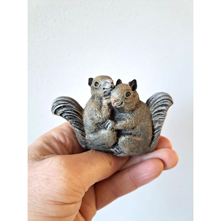 Verliefde eekhoorns, kunsthars 10x4x6cm
