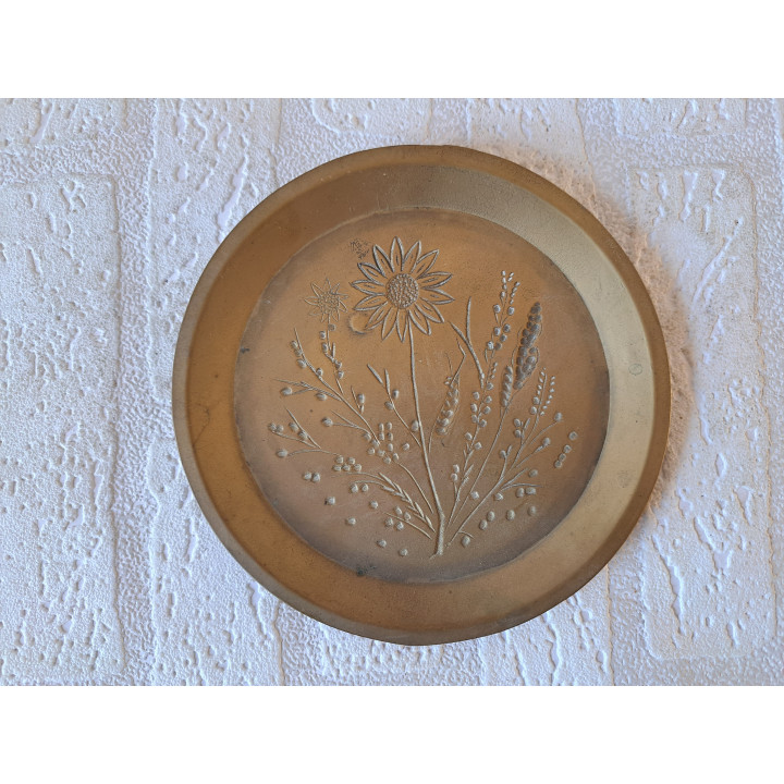 Messing bord met bloem, D15.5xH1.5cm - messing borden