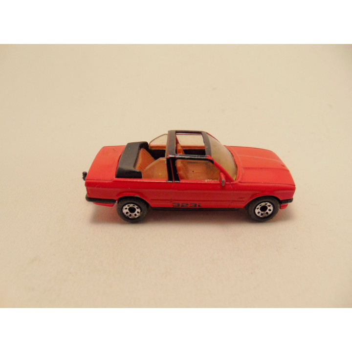 Bmw 323i cabrio Matchbox 1:58 rood