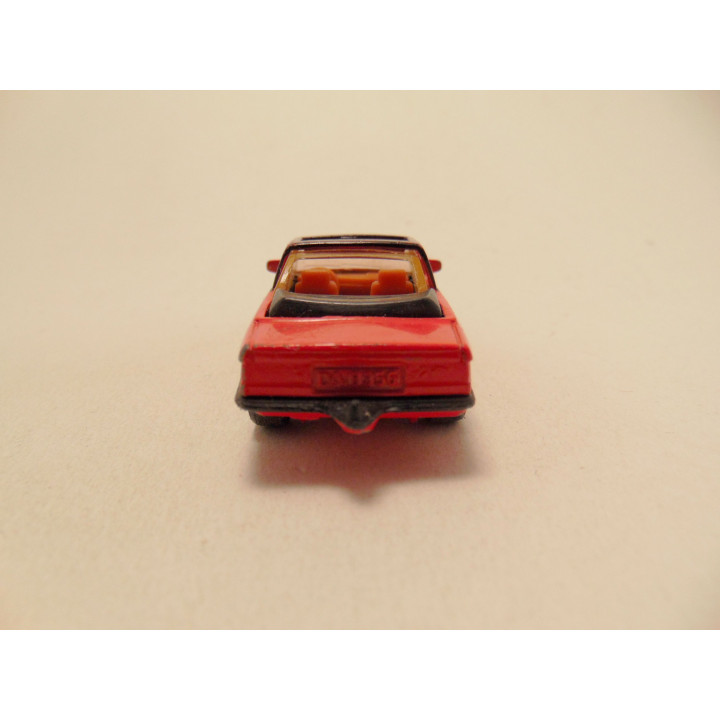 Bmw 323i cabrio Matchbox 1:58 rood