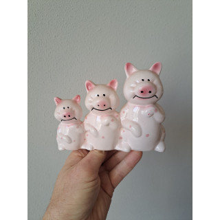Drie varkens op een rij, porselein 15.5x6.5x11,5cm