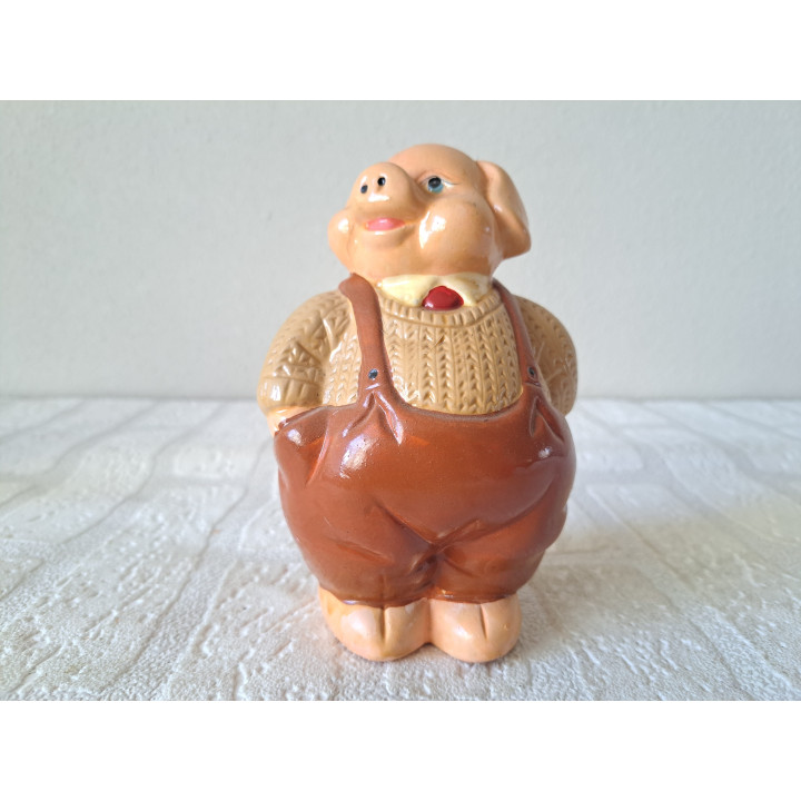 Varken met tuinbroek en trui spaarpot, aardewerk 10x9x14cm, spaarpotten