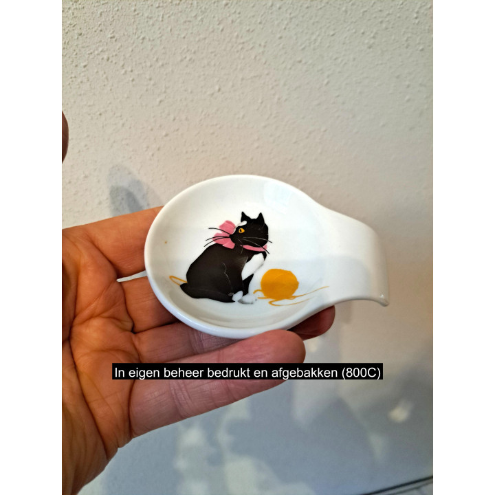 Amuseschaal met poes met breiwol, porselein 9x7x2cm