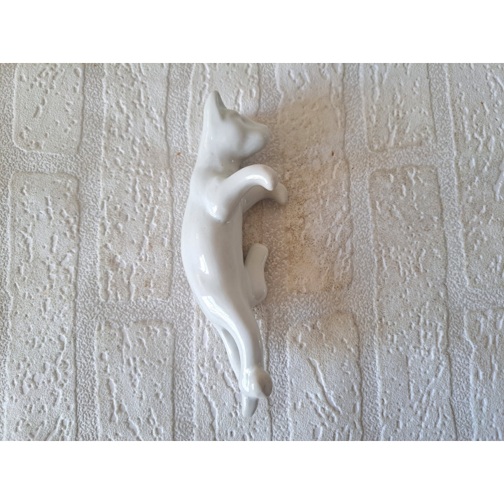 Poes die je kunt ophangen aan een pot, porselein 6x4.5x17cm - dierfiguren