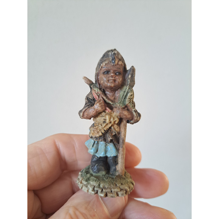 Inheemse Amerikaanse meisje, kunsthars D3xH7cm