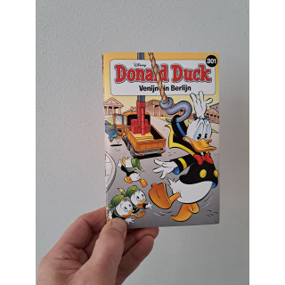 Venijn in Berlijn Donald Duck Pocket 301 2020 9789463054447