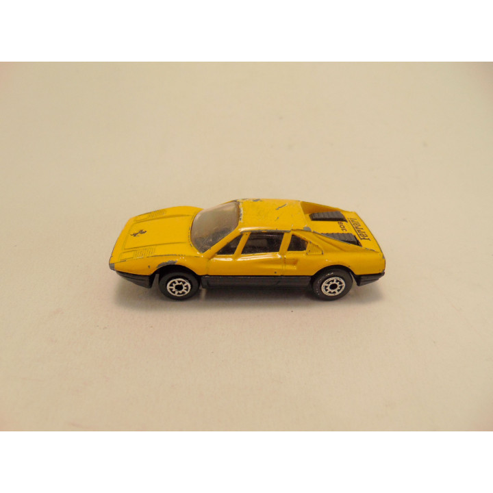 Ferrari 308 GTB 1:64 MC Toys geel