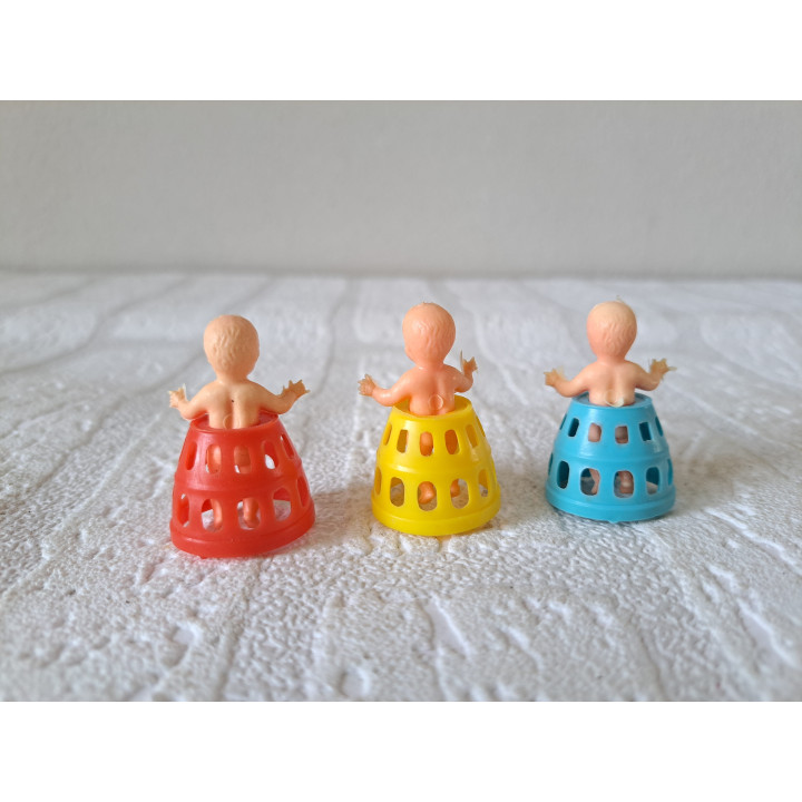 3x baby in loopfiets, jaren 80, kunststof D2xH4cm - poppenhuis
