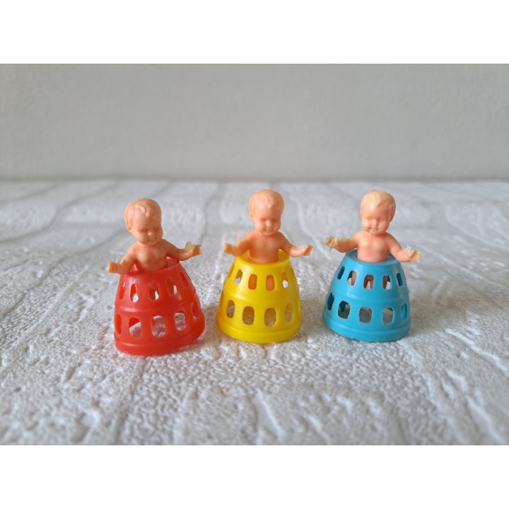 3x baby in loopfiets, jaren 80, kunststof D2xH4cm - poppenhuis