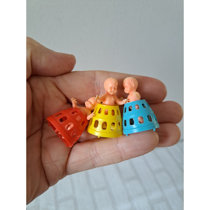 3x baby in loopfiets, jaren 80, kunststof D2xH4cm