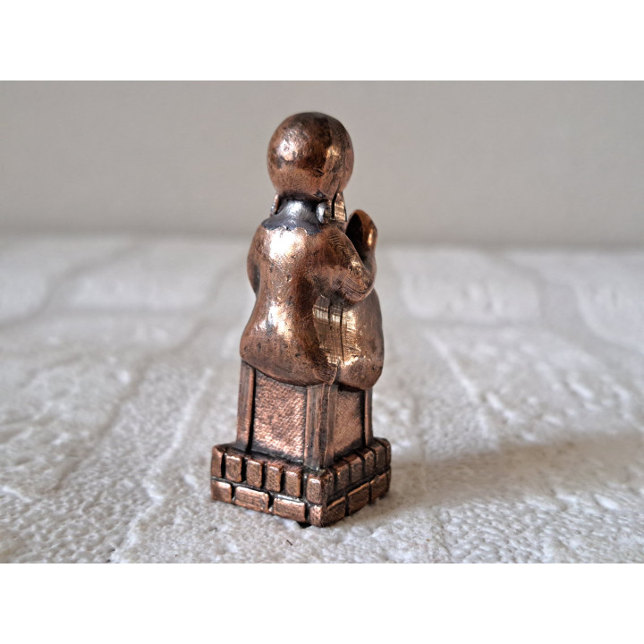 Zusje Lammechien van Bartje Bartels, brons 2x2x5.5cm - boeken