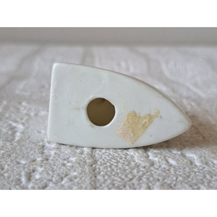 Miniatuur strijkbout van porselein, 4.5x2.5x4cm - strijkbouten