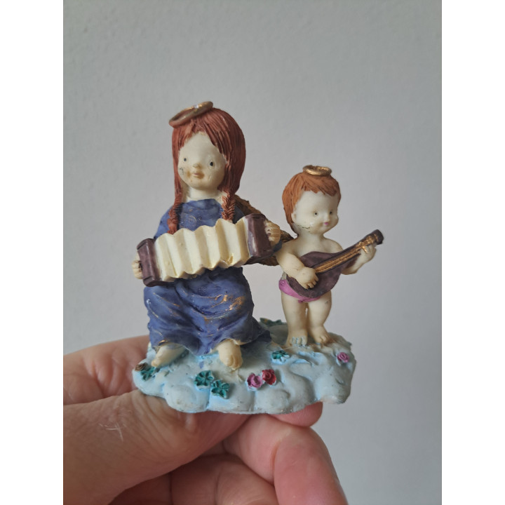 Engelen met accordeon en gitaar, kunsthars 8x5x8cm