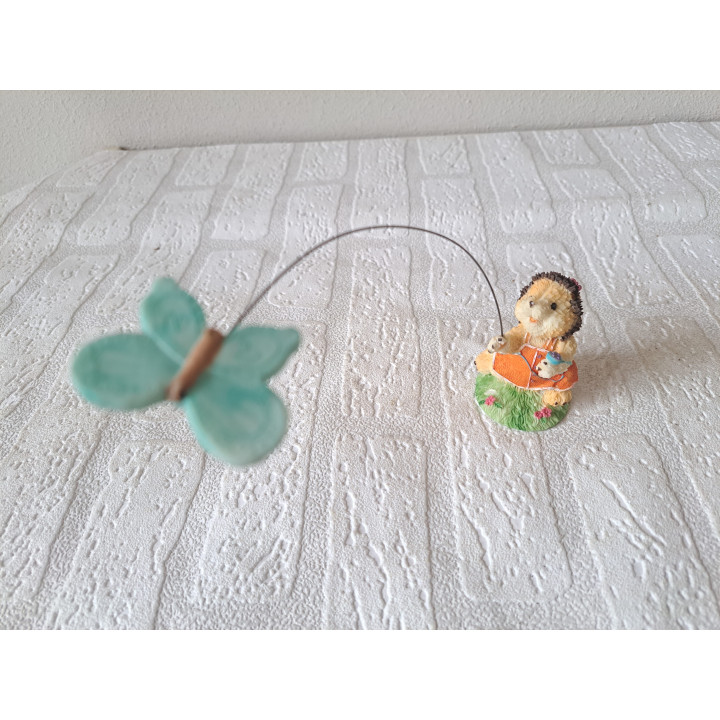 Egel met vlieger, kunsthars 5x5x22cm - egels