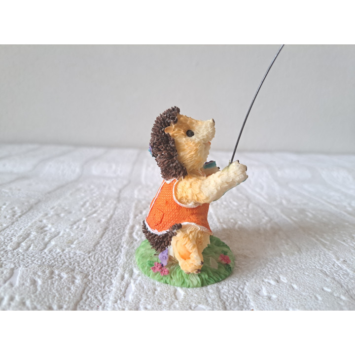 Egel met vlieger, kunsthars 5x5x22cm - egels