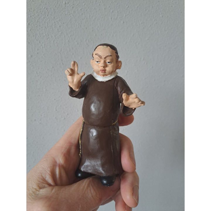 Pastoor, Religieus beeldje, kunsthars 7x5.5x12.5cm