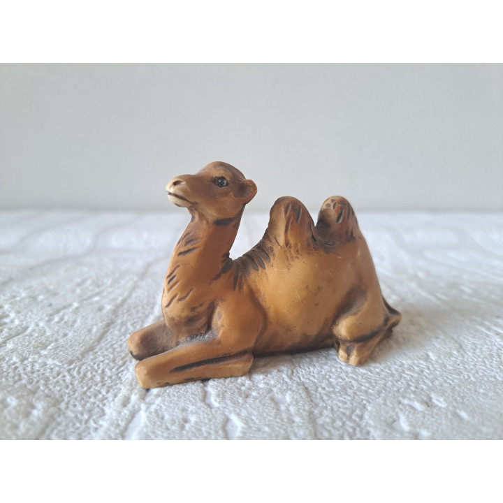 Zittend Kameel, kunsthars 8x3.5x5cm - beeldjes