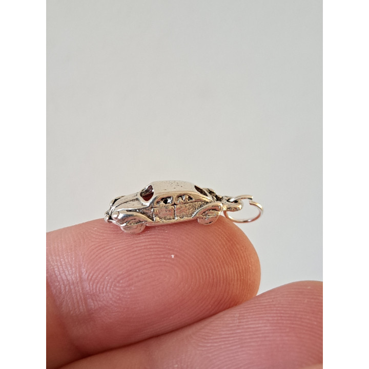 Volkswagen kever, verzilverd metaal 1.5x0.7x0.5cm