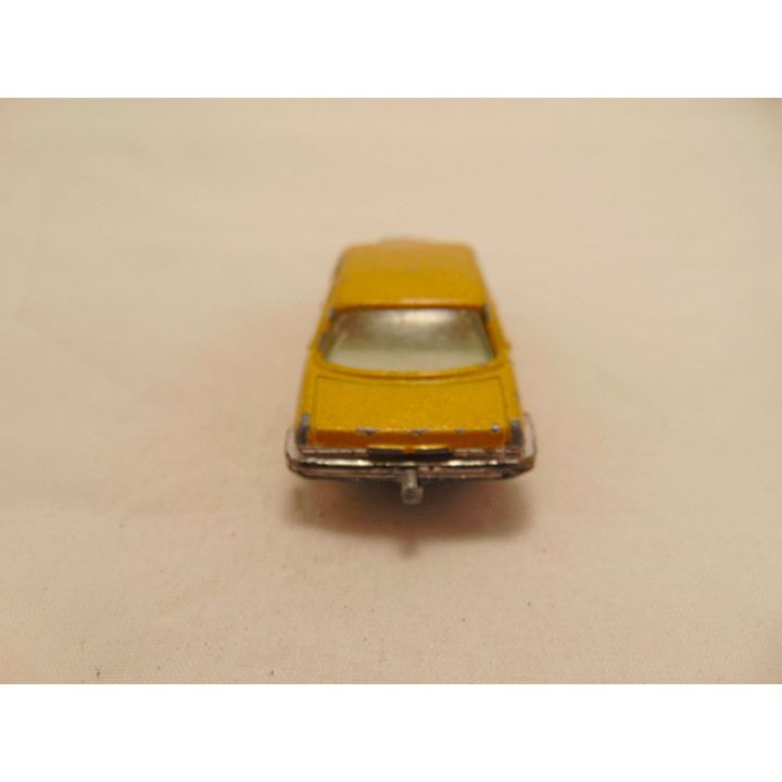 Mercedes 450 SEL 1:64 Yat ming goudkleurig