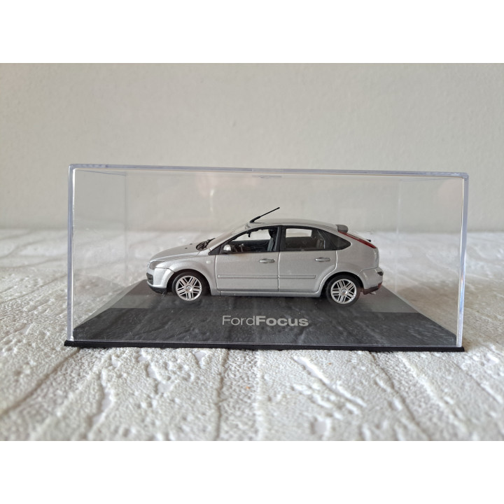 Ford Focus 2004 1:43 Minichamps 433087024 - modelauto
