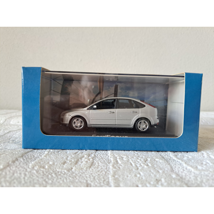 Ford Focus 2004 1:43 Minichamps 433087024 - modelauto